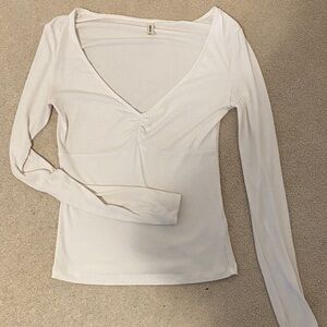 Aritzia Elegant White Long Sleeve Top
